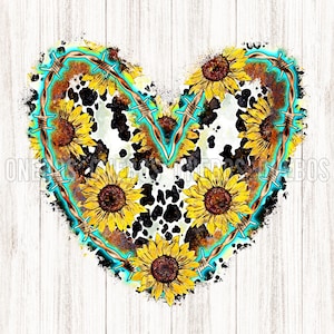 Puede incluir: Un diseño en forma de corazón con un patrón de piel de vaca con manchas negras y blancas. El corazón está bordeado de alambre de púas y acentuado con girasoles amarillos brillantes.
