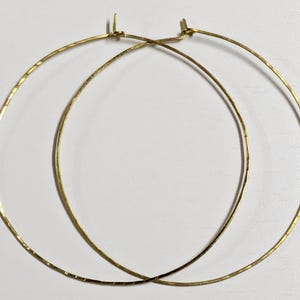Big Gold Creolen,Messing Creolen,Minimalist Creolen,dünne große Creolen,Boho handgemachter Schmuck,kleine Creolen,Boho