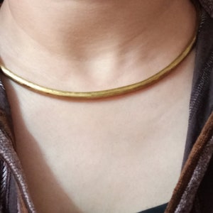 Golddraht Choker, Torque Halskette,Gold Hals Ring Manschette,Minimalist Draht Choker,Messing Halsband Halskette,Für Männer Frauen,Einstellbare Offene Torc,Rustikal