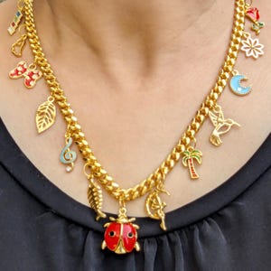 Marienkäfer Charm Halskette, Chunky Gold Halskette, Layering Halskette, Kette Charm Halskette, Geschenk für sie, Dreizehn Charm Halskette, Fisch Charm Halskette.