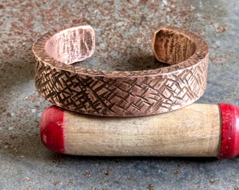 Heavy Hand Detailed Native American Navajo Copper Wide Heavy Bracelet Heavy Hand Detailed Native American Navajo Copper Wide Heavy Bracelet