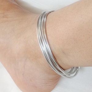 Ein paar Silber Armreif Fußkettchen, verstellbarer Armreif, Fußkettchen Manschette Armreif, Sommer Fuß Fußmanschette, dünnes Fußkettchen Set, Boho Körperschmuck.