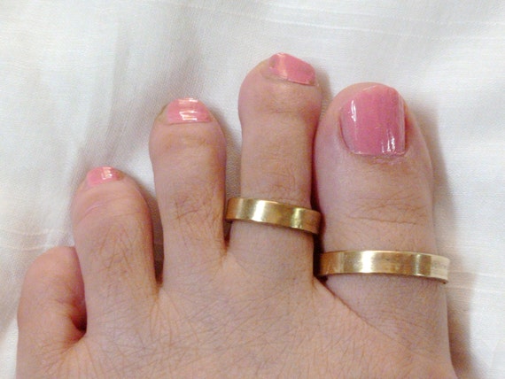 Gold Big Toe Toe Ring for Women