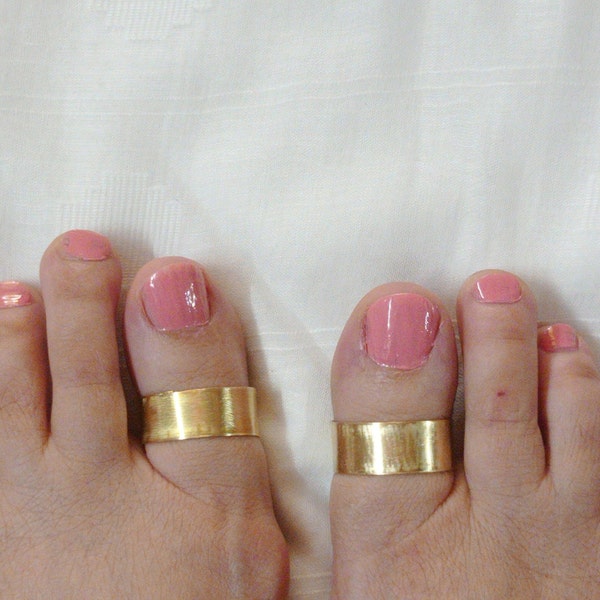 Pair Gold Big Toe Ring,Adjustable Gold Toe Ring Cuff,Summer Toe Band,Wide Brass Toe Ring,Open Toe Ring,Gold Jewelry For Foot,Thick Toe Ring.