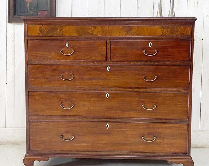 Beautiful Victorian Large Chest of Drawers