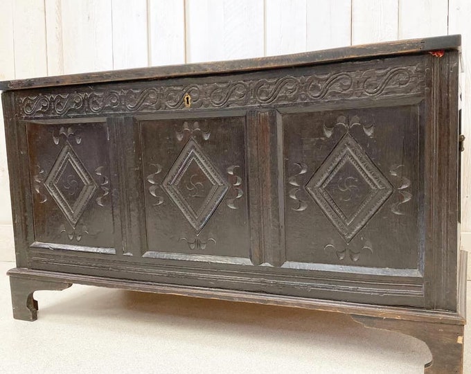 William lll Oak Coffer