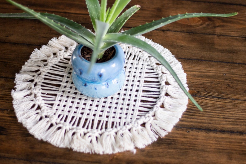 Circle Macrame Table Runner // Modern Doilies image 5