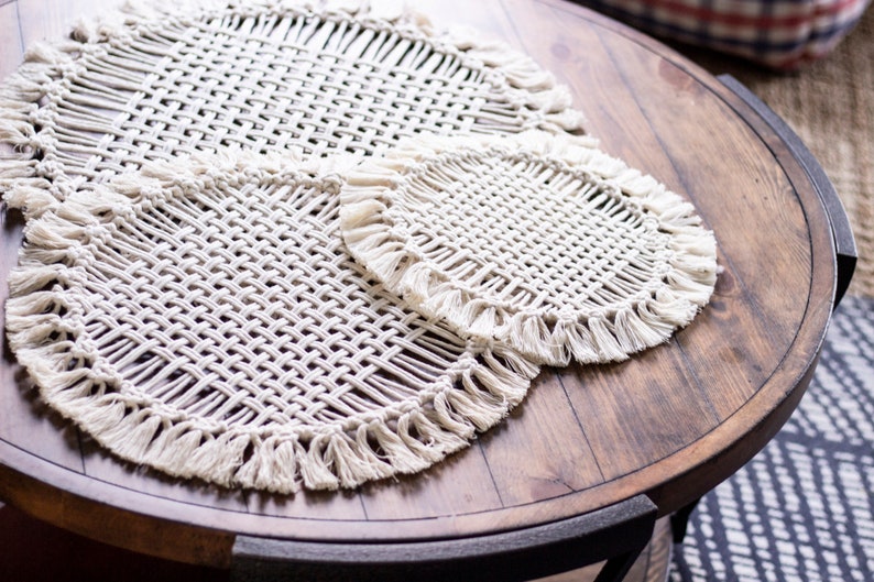 Circle Macrame Table Runner // Modern Doilies image 4