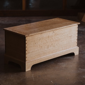 Heirloom Memorial Gift // Hand-carved Chest // White Oak Blanket Chest with Engraving //  Personalized Hope Chest //
