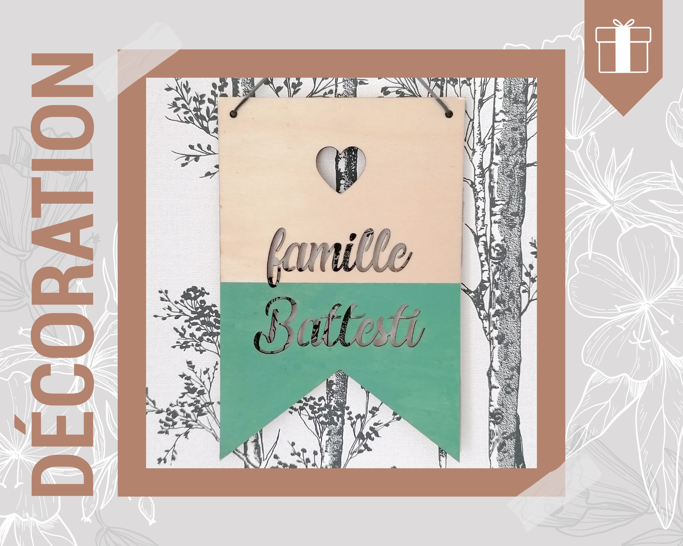 Suspension Fanion Décoration - Famille en Bois à Personnaliser Votre Nom