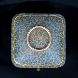 Antique 18ct Gold Small Split Ring, 17mm