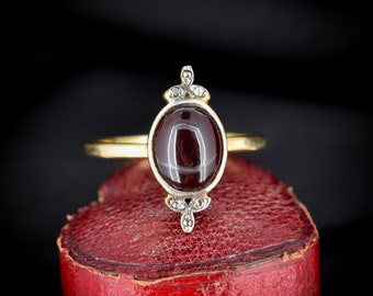 Antique Cabochon Garnet and Diamond 18ct Yellow Gold Ring