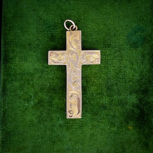 Antique Edwardian 9ct Gold Engraved Cross Pendant