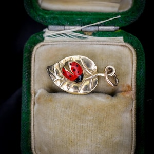 Vintage Ladybird Enamel 9ct Gold Leaf Charm Pendant
