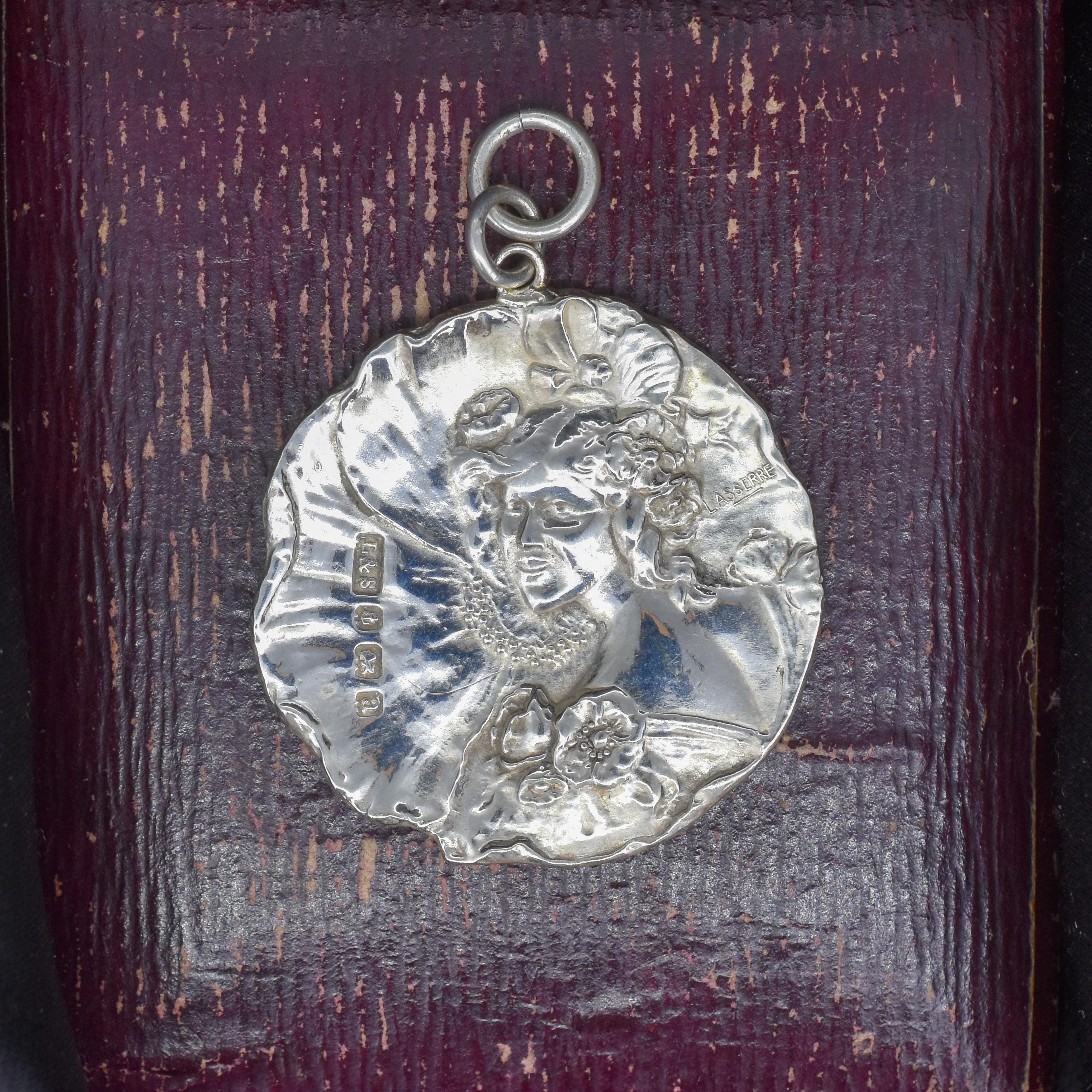 Pendentif Ancien Art Nouveau - Médaille Enfant, Métal Argenté