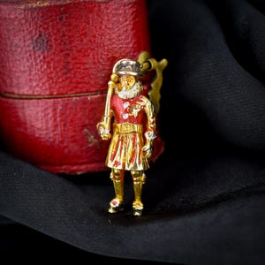 Vintage 9 Karat Gelbgold emaillierte London Garde Anhänger 4.2g