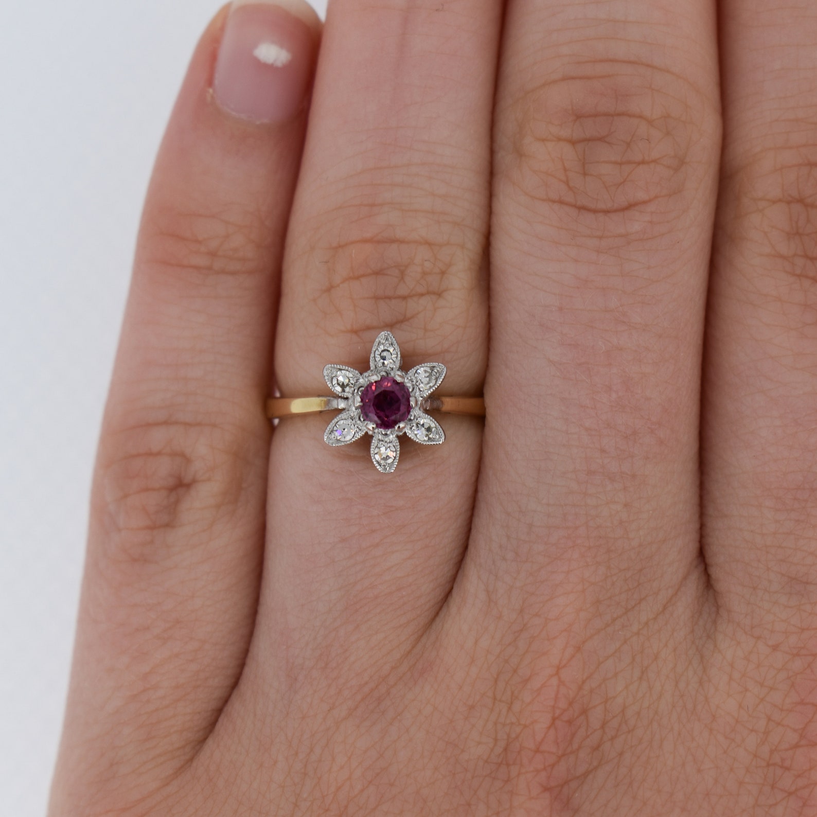 Vintage Ruby and Diamond Flower 18ct 18K Yellow Gold Ring | Etsy