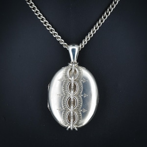 Antique Heavy Sterling Silver Oval Patterned Photo Locket Pendant