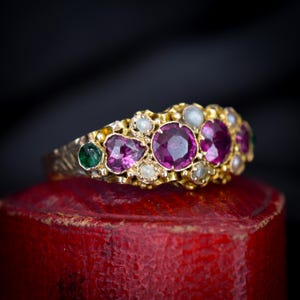 Antique Victorian Almandine Garnet Pearl and Emerald 15ct Gold Ring