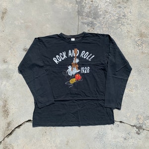 Maglietta girocollo a maniche lunghe con grafica rock & roll vintage di Topolino, motivo: Headbanging Cyberpunk, grande logo grafico Disney, taglia L unisex