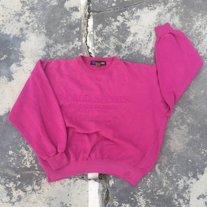 Vintage des années 90 championnat du monde des sports baggy recadrée VTG pull avec logo brodé ras du cou large pour homme petit