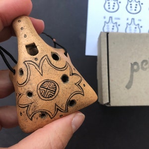 Ocarina Pendant Necklace 7-hole Ceramic Hand Decorated Clay Flute Folk Art Ceramic Pendant Stylish Ocarina