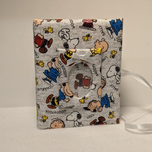 Charlie Brown Snoopy and the Peanuts Gang Photo Album - Holds 100 4x6 Photos - Handmade
