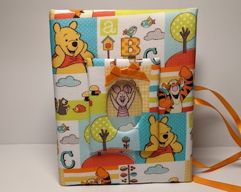 NEU!!! Disneys ABC Winnie Pooh Fotoalbum - Perfektes Baby Geschenk!  Hält 100 4x6 Fotos - Handgemacht