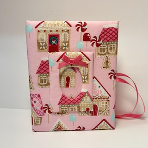Álbum de fotos de casitas de jengibre rosa navideñas - Capacidad para 100 fotos de 4x6 - Hecho a mano - Personalizado