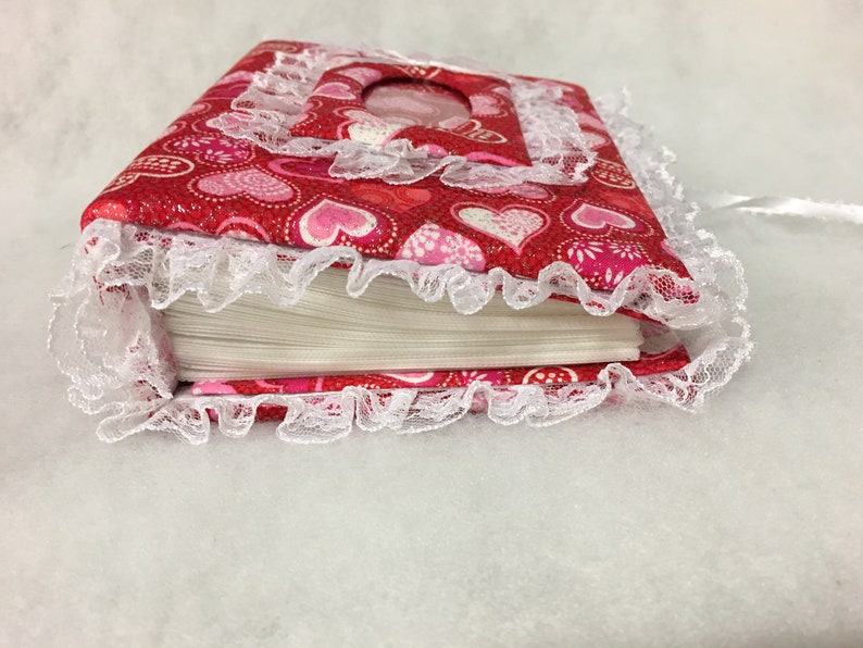 Beautiful Pink Hearts Fabric Photo Album with Heart Shaped Photo Frame 4x6 100 pages