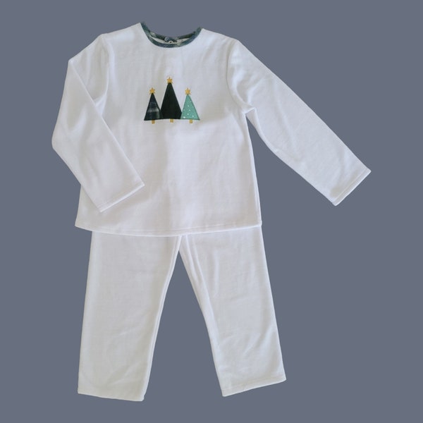 Pyjama de Noël en jersey velours blanc avec appliqué sapins dans les tons verts