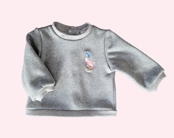 Sweatshirt baby girl in heather gray fleece with Gemina Goose embroidery
