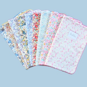 Funda para registro sanitario de niña en Liberty, 40 telas a elegir, personalizable