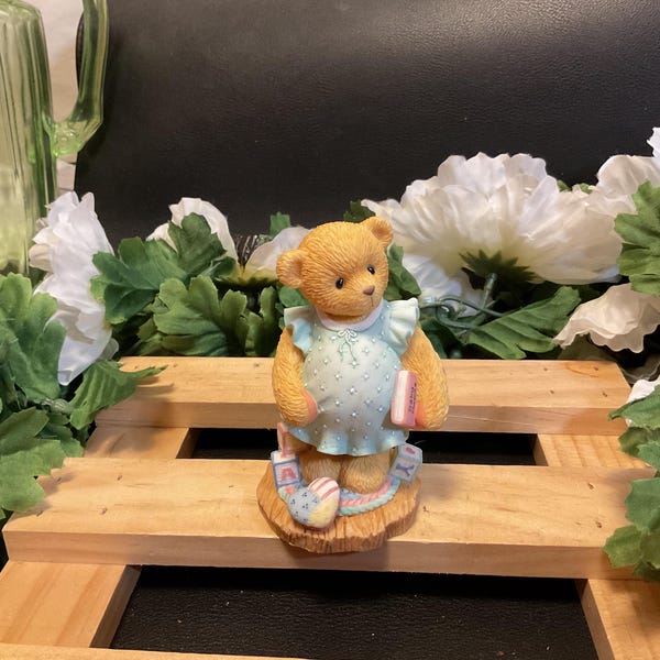 Heidi´s Cherished Teddies Galerie: Eloise And Her Garden Gate - A Young