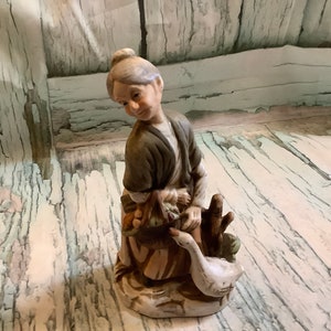 Vintage Ardco Figurine Old Woman with Duck