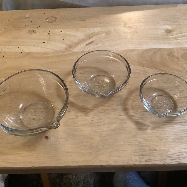 Set of 3 Prep Bowls With Pour Spouts. The Largest Bowl measures 4” across, The Middle Bowl Measures 3.5” Across And the Smallest Bowl 2.75”