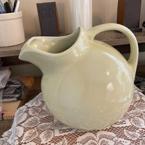 Yellow Ball Pitcher Chefsware Coors 190 Made in the USA With Ice Lip.