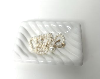Vintage White Ceramic Soap Dish, MCM Ribbed Soap Tray