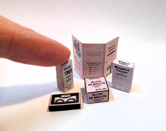 Dollhouse Cosmetic Set 5 items  1/12th Miniature