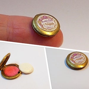 Dollhouse cosmetic-powder puff,compact/rouge pot 1/12th Miniature