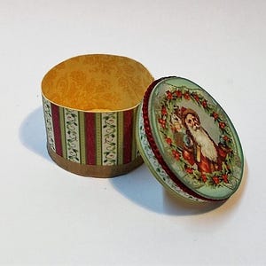 DollHouse Christmas Santa hat Box (small) box Miniature 1:12