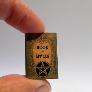 Dollhouse witches Book of Spells 1/12th Miniature
