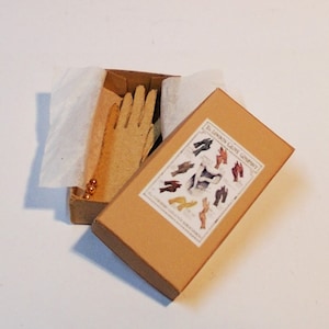 Dollhouse gloves with box Miniature 1:12