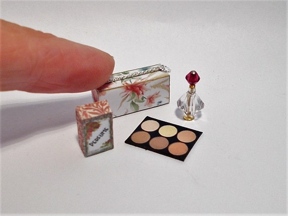 dollhouse makeup set