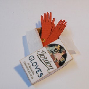 Dollhouse gloves with box Miniature 1:12