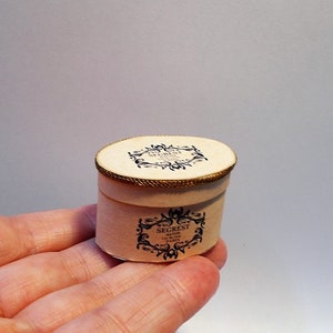 Dollhouse Gents French Paris Hat Box 1/12th Miniature (L)
