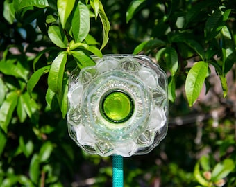Geometric Basil- Glass flower- Vintage