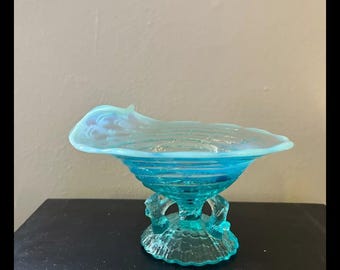 NORTHWOOD OCEAN SHELL blue opalescent glass, twig foot,  swirl twist vase bowl 1903