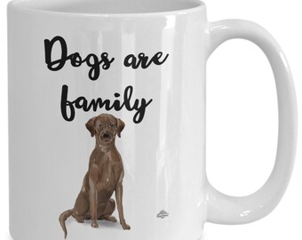 Marrone tazza di laboratorio, labrador retriever, tazza di caffè, i cani sono la famiglia, con acquerello, regalo per amante del cane