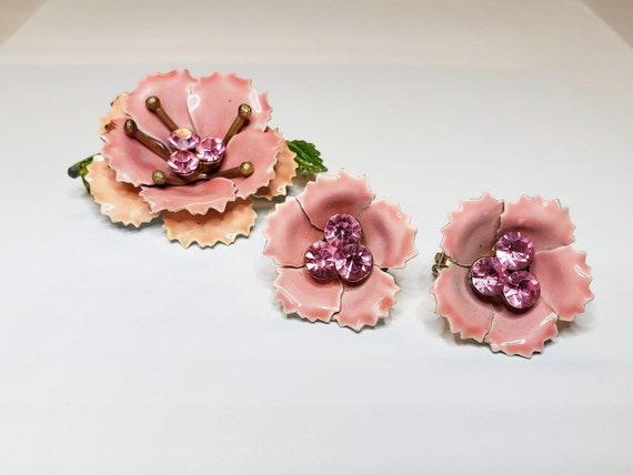 Lisner Pink Enamel & Rhinestones Brooch and Clip on Earrings 